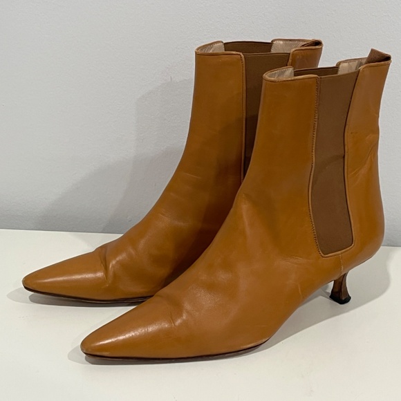 MANOLO BLAHNIK Camel Leather Pointed Toe Kitten Heel Ankle Bootie EU38 US 8 - Picture 2 of 11